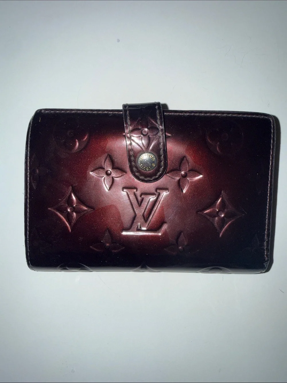 Louis Vuitton Vernis Embossed Compact kiss lock Wallet in Deep Burgundy/brown